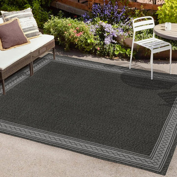 Lucia Classic Diamond Border Indoor/outdoor Area Rug